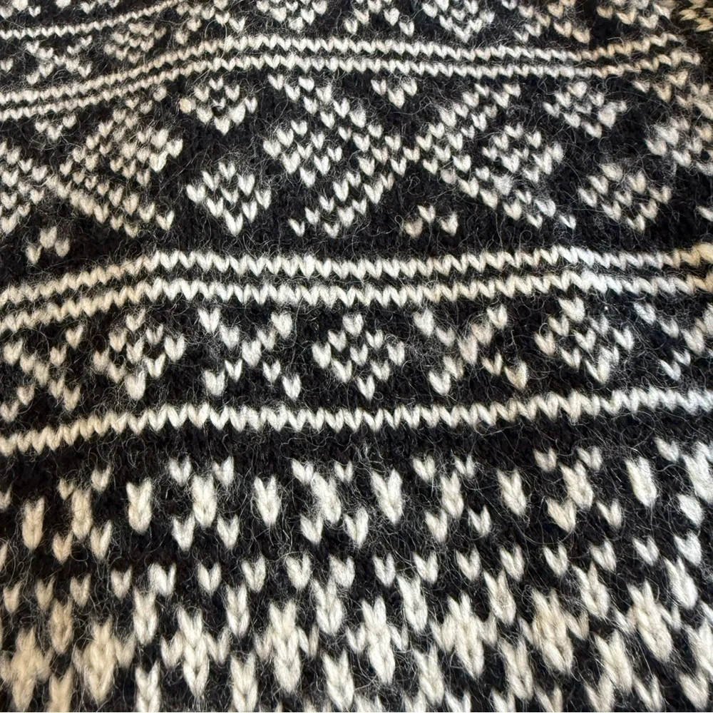 Wool Blend Long Cardigan Sweater Black white fair isle metal buttons Small